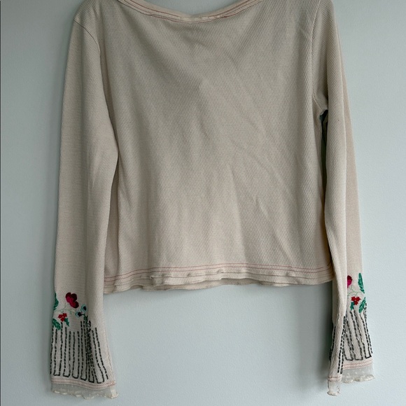 Carter Long Sleeve - Picture 5 of 9